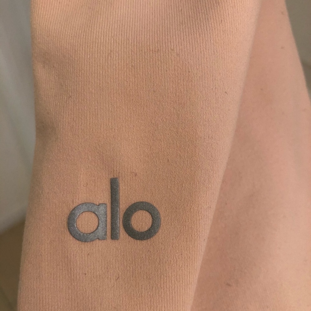 LIGHT DUSTY PINK ALO Yoga Airbrush Leggings - Picture 2 of 3